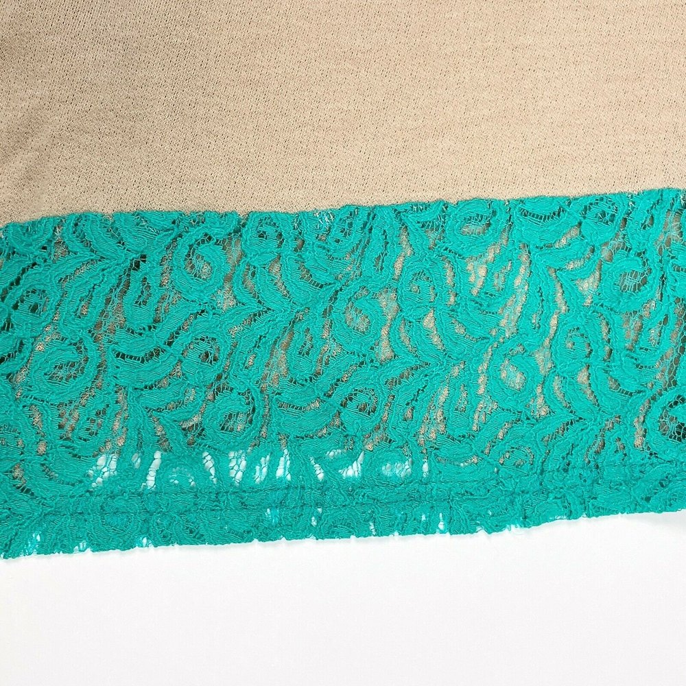 Grace & Emma Women's Sz M Beige Long Sleeve Asymmetrical Shirt w/ Turquoise Lace - Picture 8 of 10